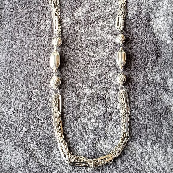 Pretty Silvertone Vintage Necklace 26" - Picture 3 of 7